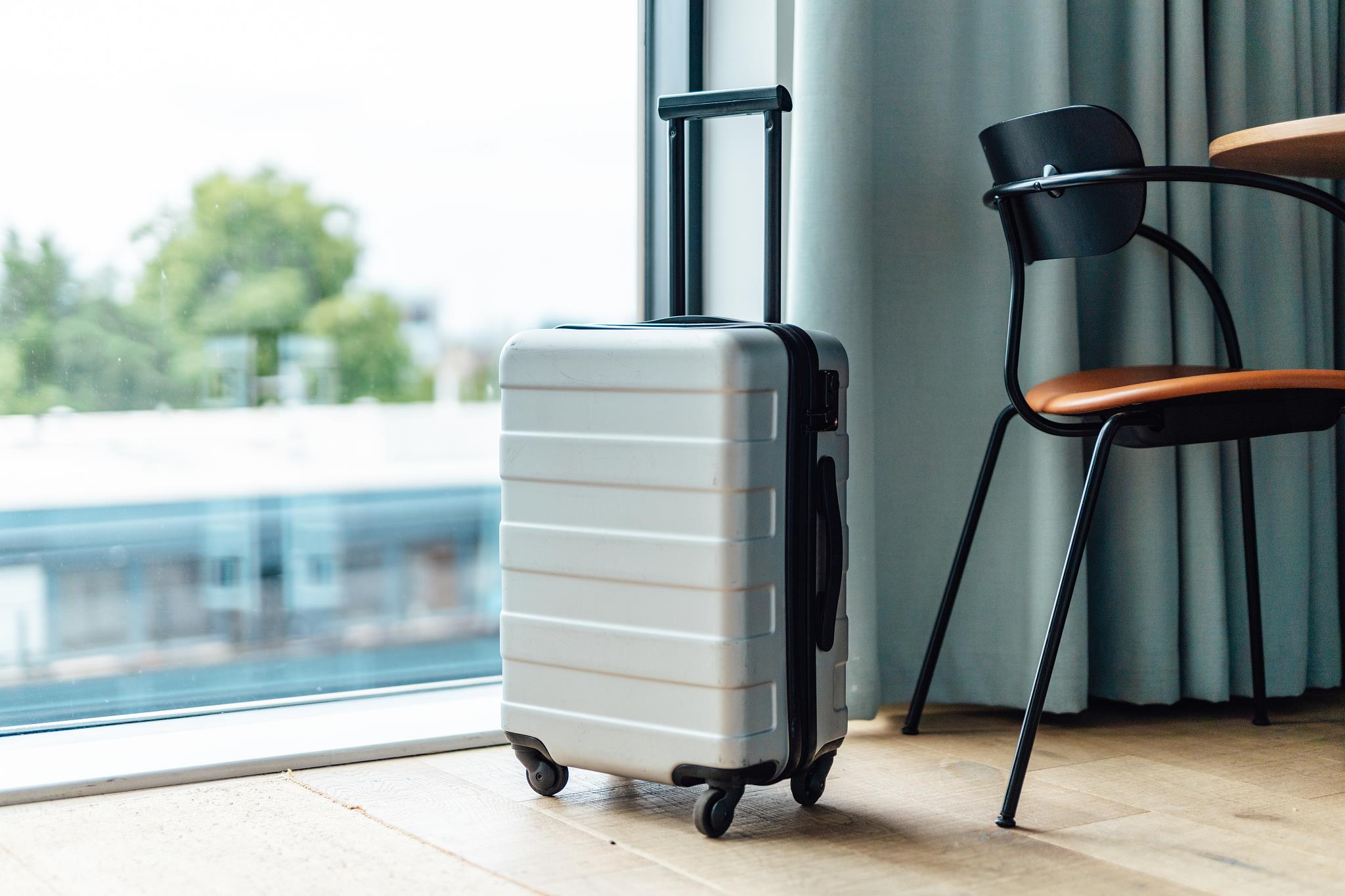 電動行李箱為何不讓帶上公交車？一文了解攜帶含鋰電池物品規定